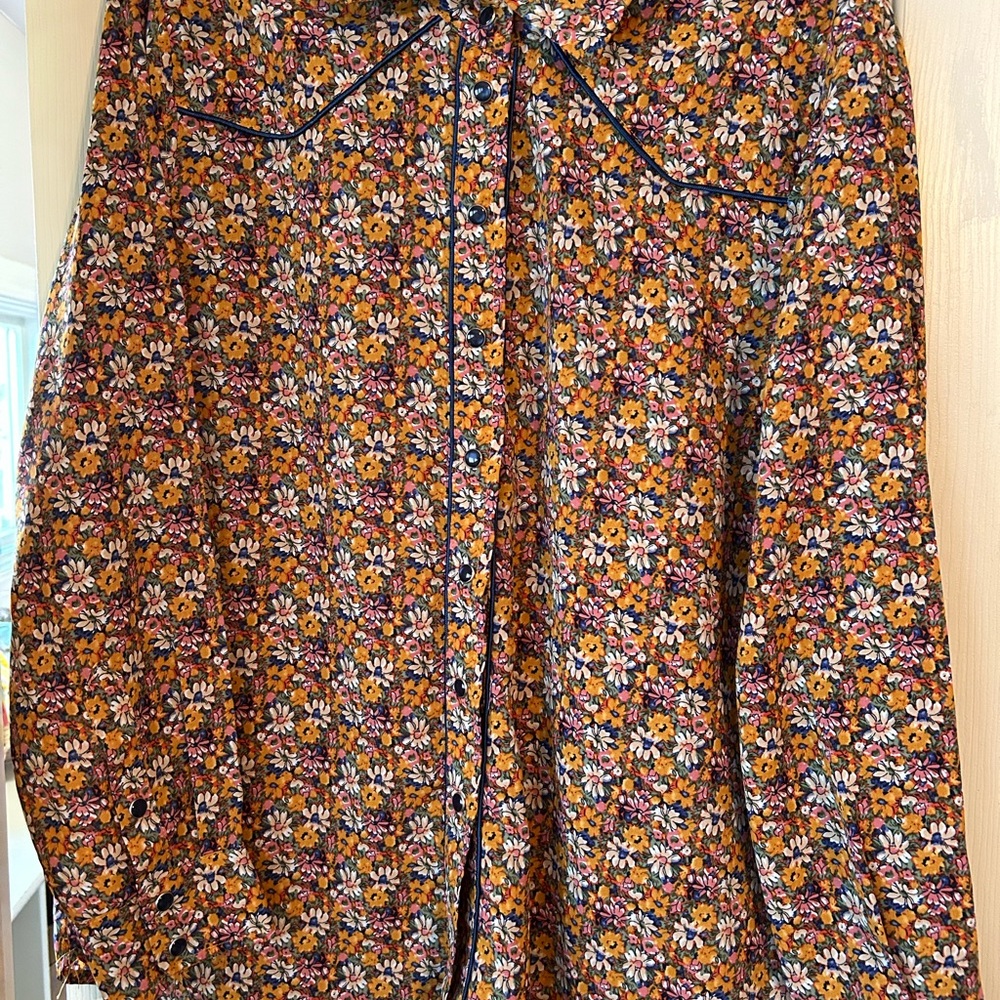 NATURAL LIFE Multicolor Snap Western Floral Top - Picture 2 of 4